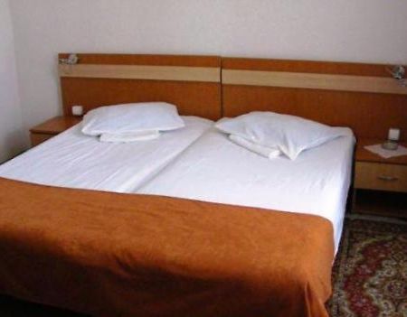 Hotel Coroana Buzău Room photo